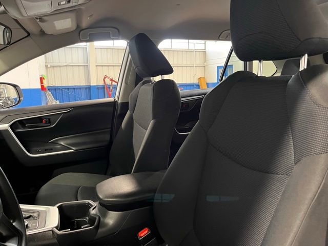 Used 2025 Toyota RAV4 LE AWD/4WD image 23