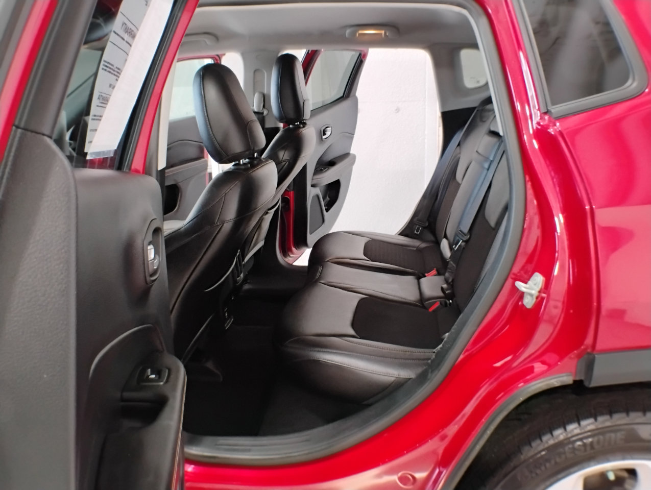 Used 2018 Jeep Compass Latitude image 94