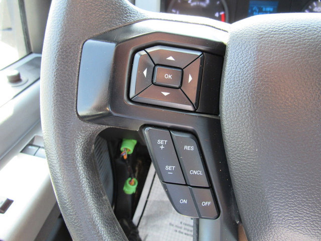 Used 2022 Ford F750 2WD Regular Cab Super Duty image 32