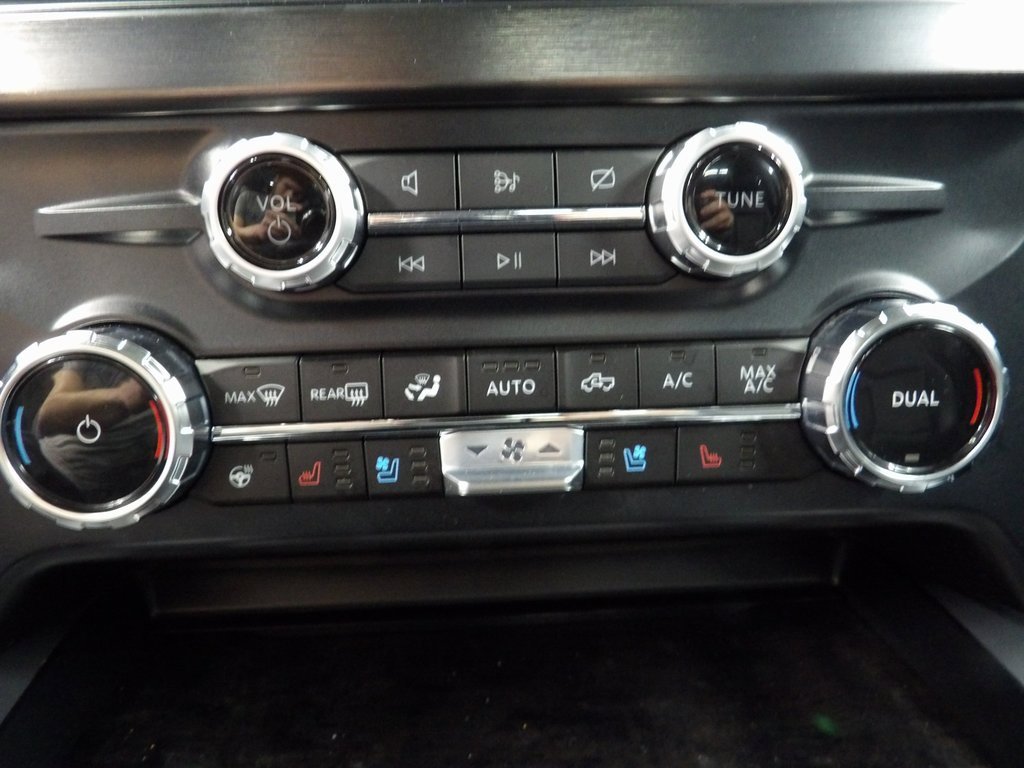 Used 2024 Ford F250 Lariat w/ Black Appearance Package image 56