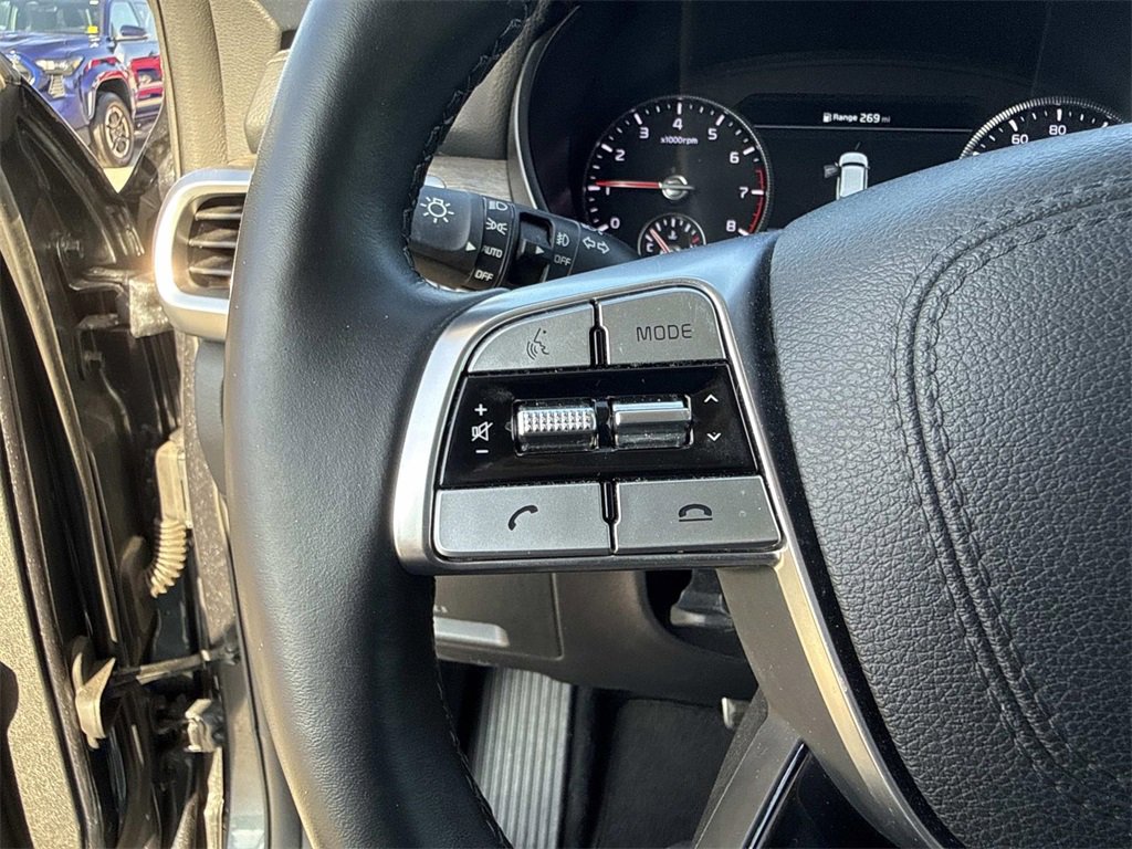 Used 2022 Kia Telluride SX w/ SX Prestige Package image 16