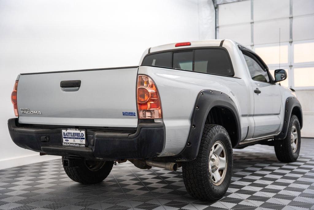 Used 2011 Toyota Tacoma 4x4 Regular Cab image 5