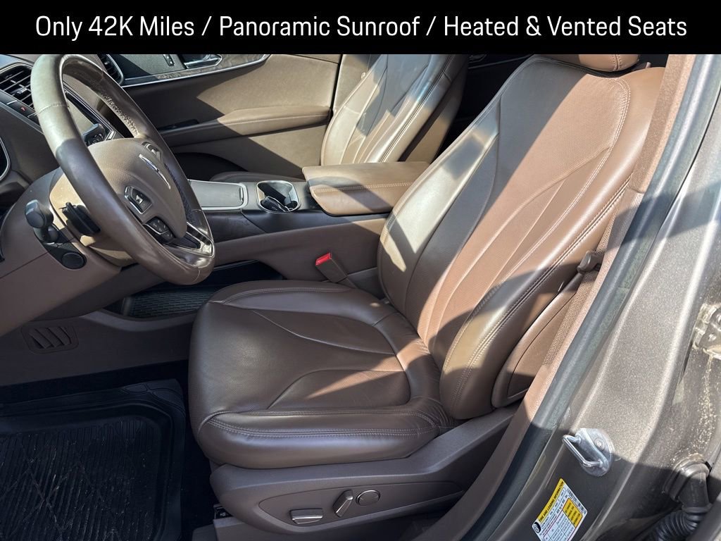 Used 2017 Lincoln MKX Reserve w/ Lincoln MKX Climate Package image 3