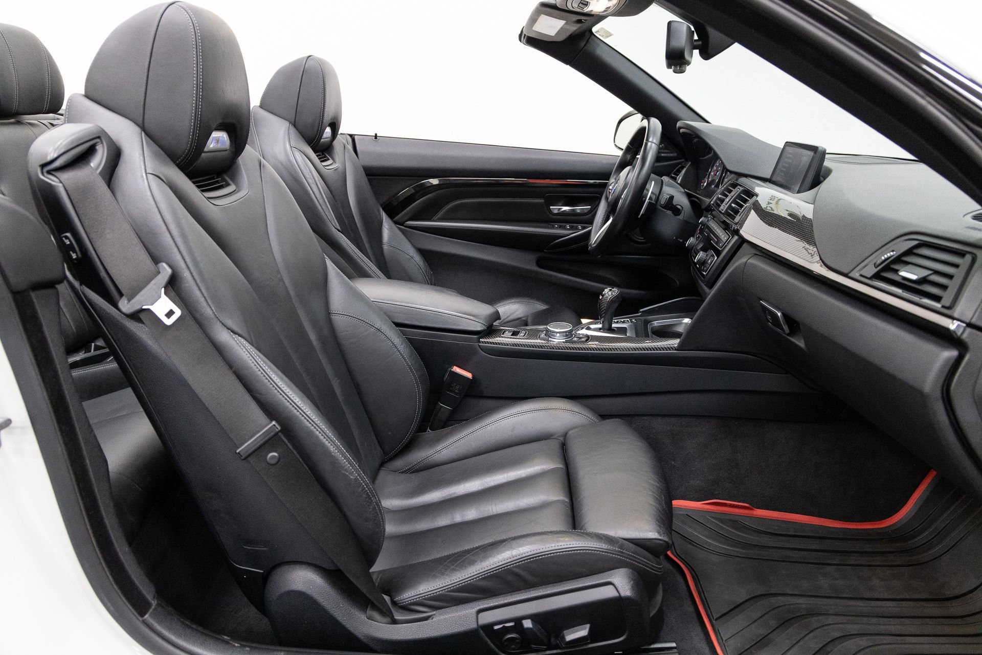 Used 2015 BMW M4 Convertible image 14