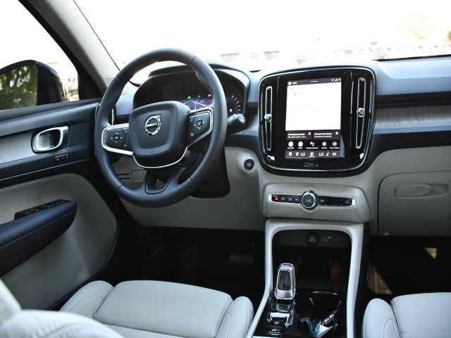 New 2026 Volvo XC40 B5 Plus w/ Protection Package Premier image 18