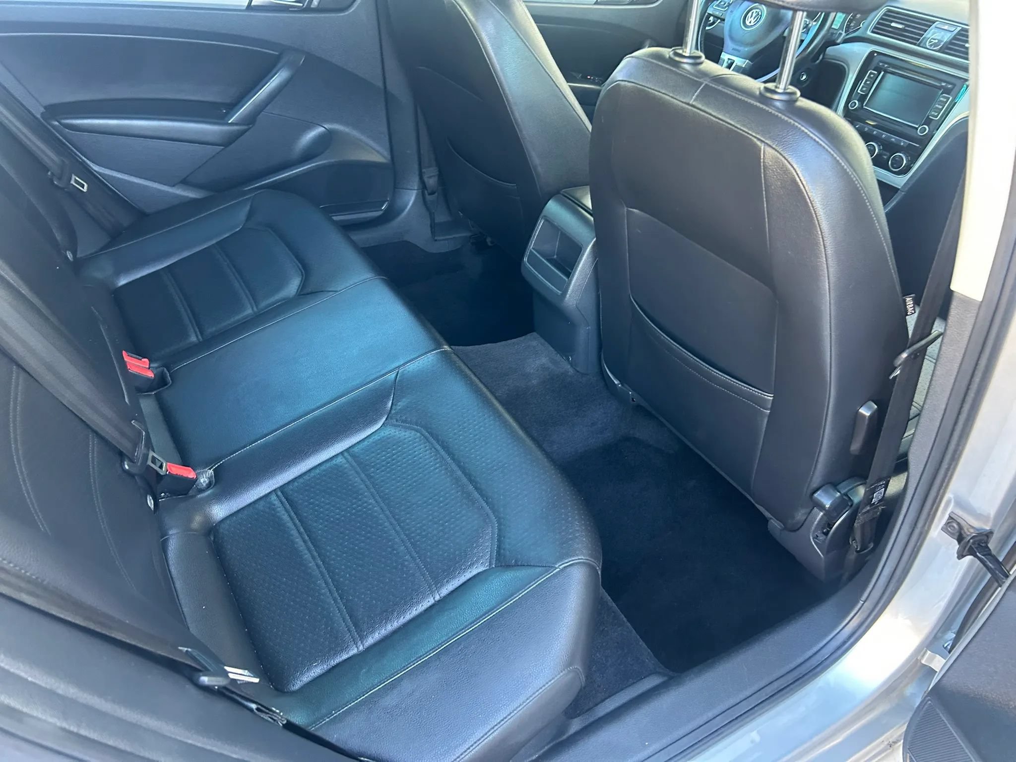 Used 2012 Volkswagen Passat TDI SE FWD image 15