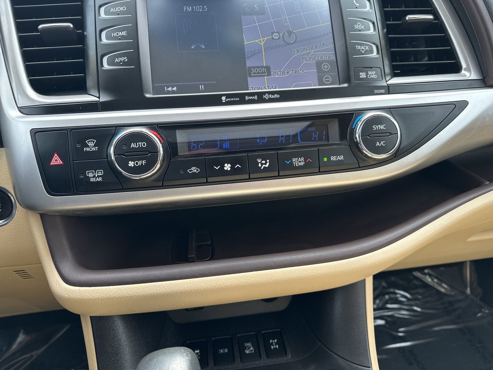 Used 2019 Toyota Highlander XLE AWD/4WD image 60