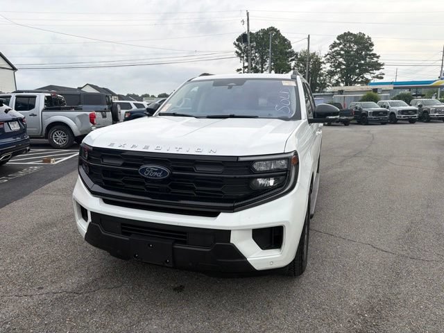 Used 2025 Ford Expedition Active AWD/4WD image 7