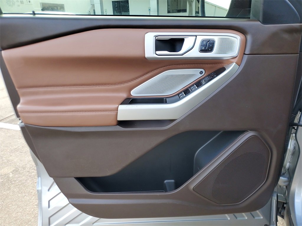 Used 2022 Ford Explorer King Ranch w/ Technology Package image 18