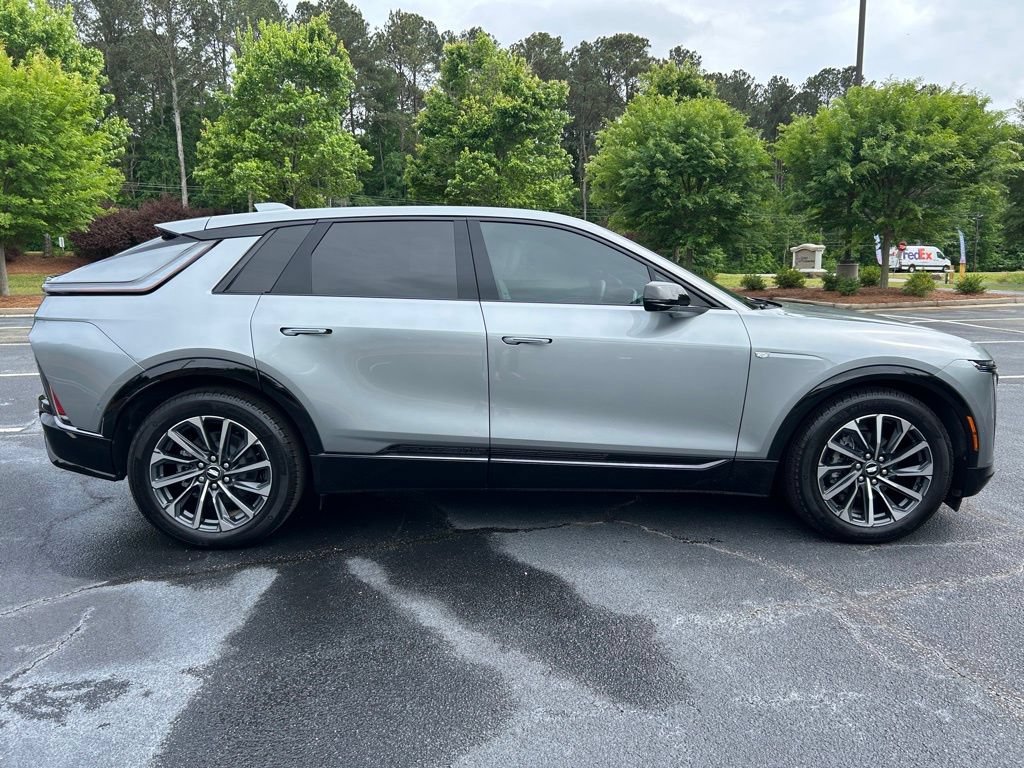 Used 2025 Cadillac Lyriq Sport AWD/4WD image 24
