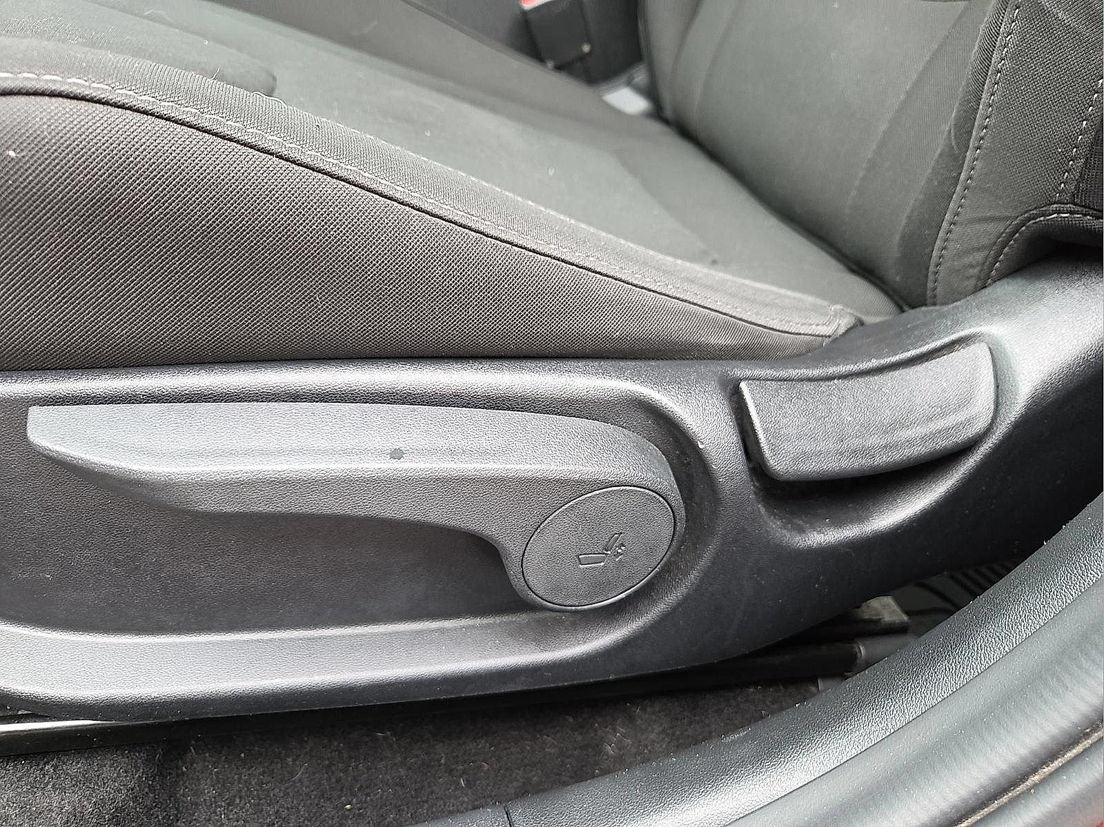 Used 2023 Hyundai Elantra SEL w/ Convenience Package FWD image 14