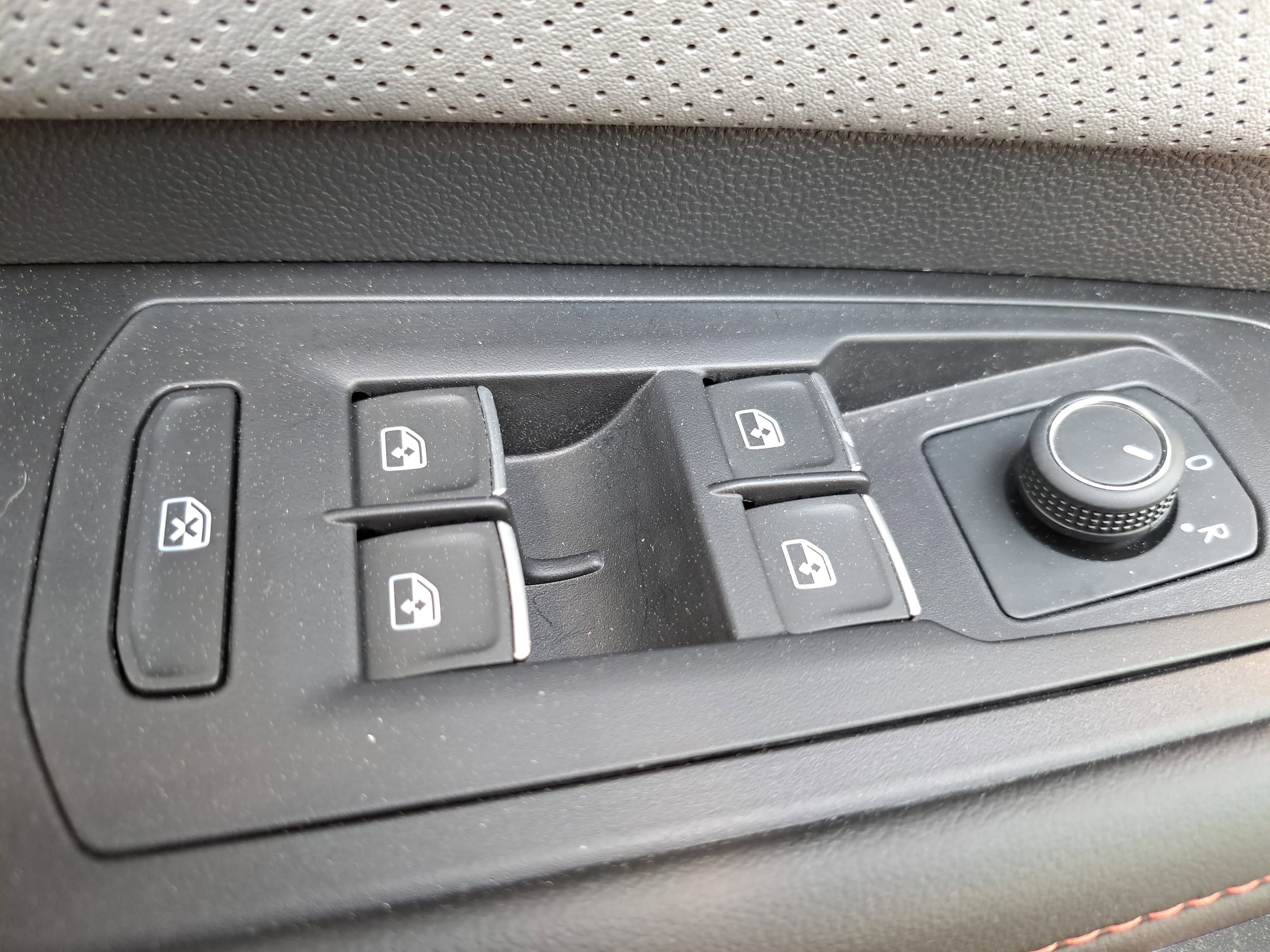 Used 2024 Volkswagen Atlas Peak Edition SE image 28