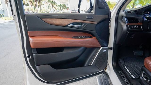 Used 2019 Cadillac Escalade ESV Premium Luxury RWD image 42