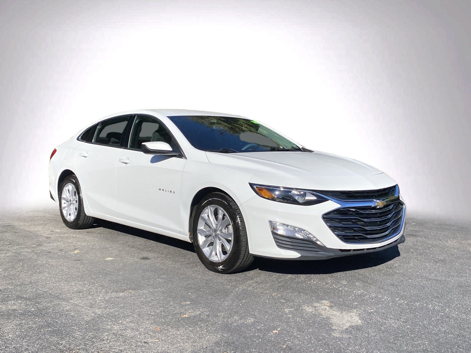Used 2020 Chevrolet Malibu LT FWD image 2