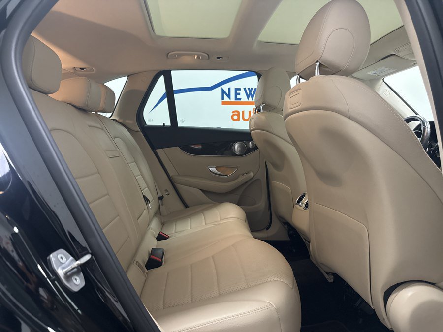 Used 2018 Mercedes-Benz GLC 300 4MATIC w/ Multimedia Package image 14
