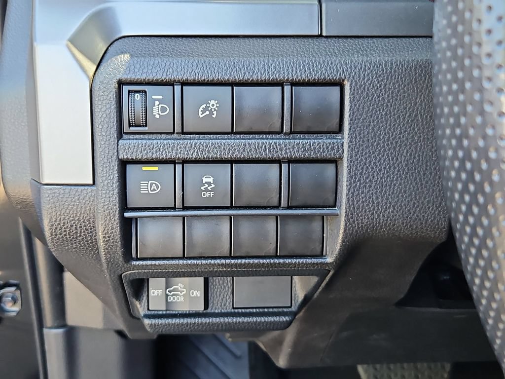 Used 2024 Toyota Tacoma SR5 AWD/4WD image 18