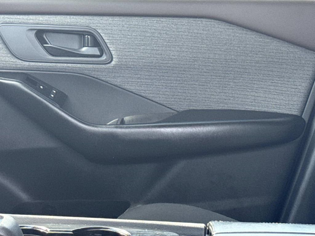 Certified 2023 Nissan Rogue S image 20