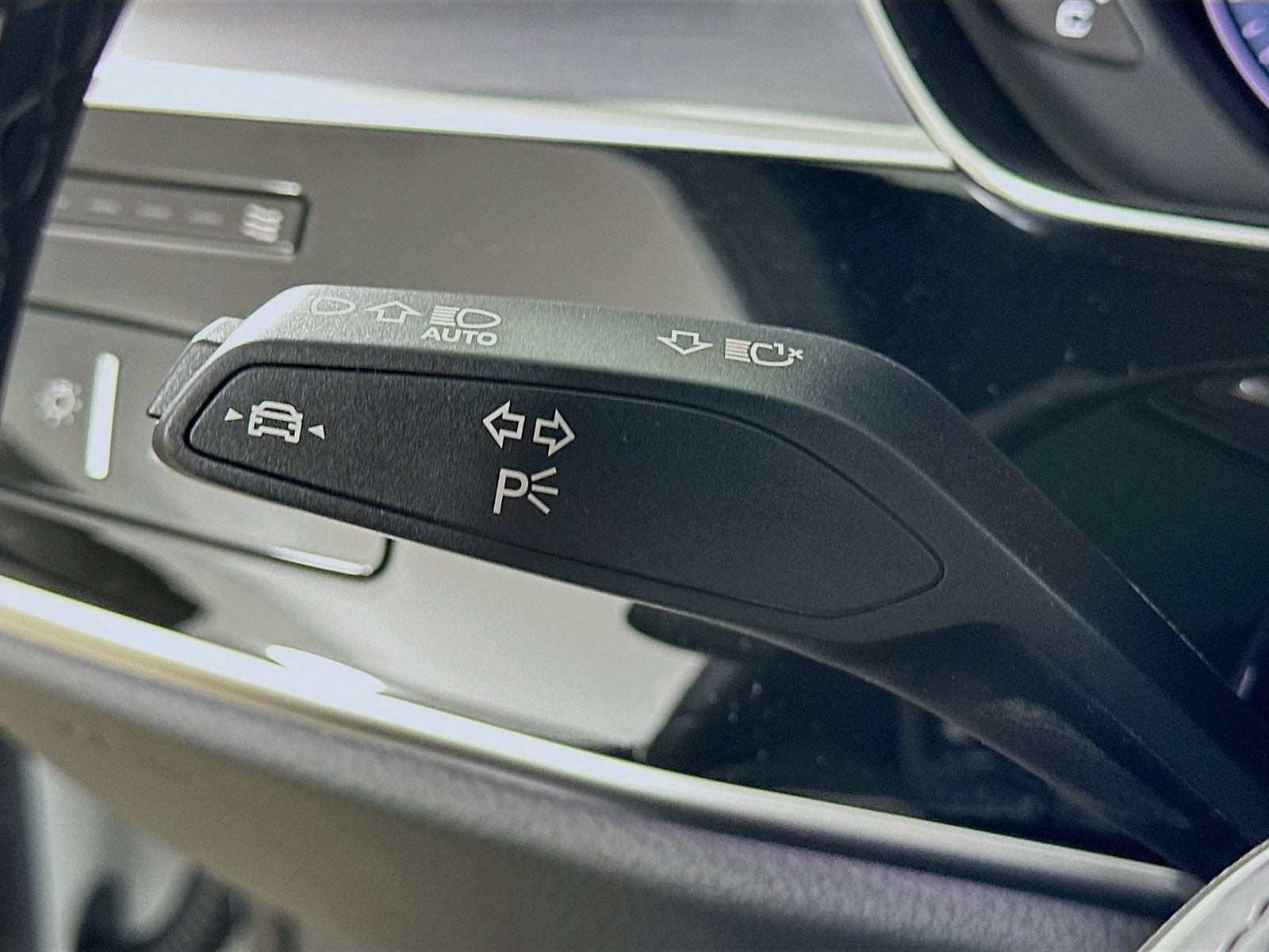 Used 2025 Audi S8 AWD/4WD image 20