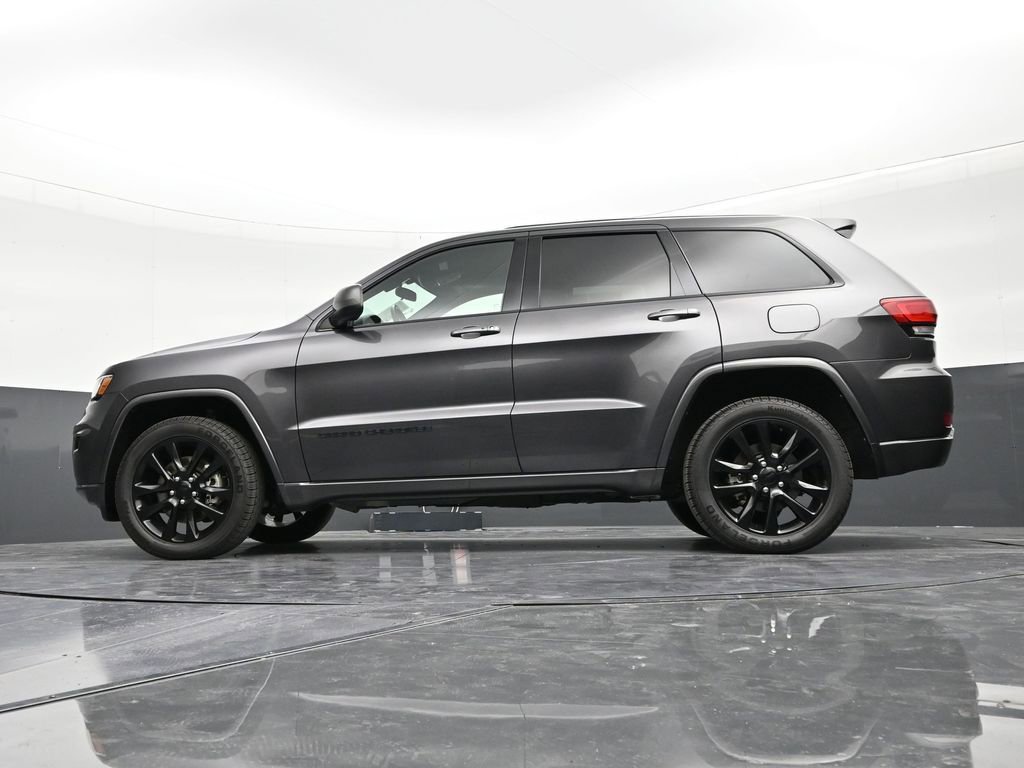 Used 2021 Jeep Grand Cherokee Laredo X image 21