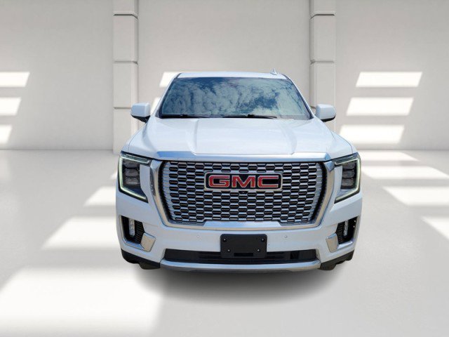 Used 2021 GMC Yukon Denali w/ Denali Premium Package image 2