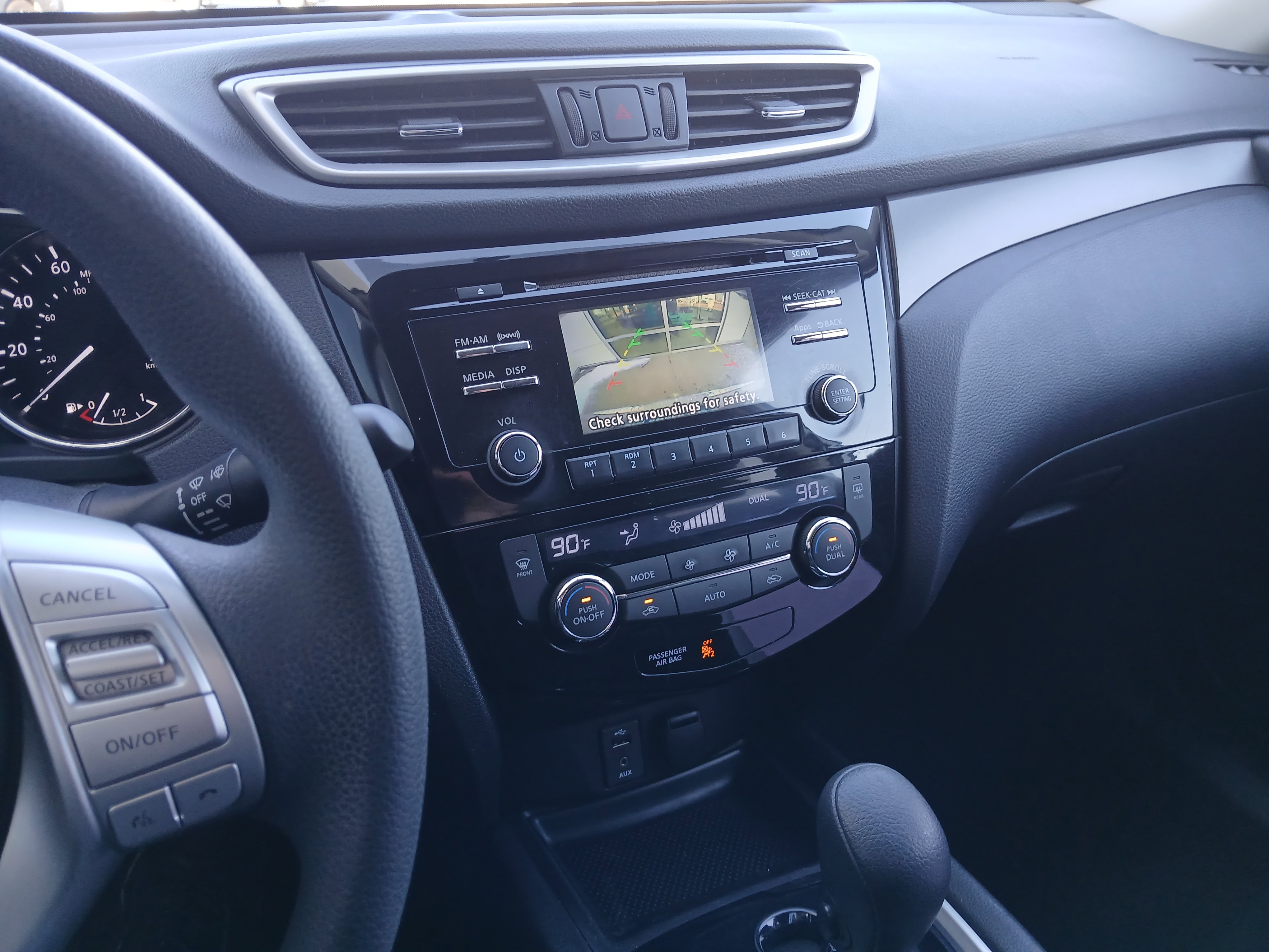 Used 2015 Nissan Rogue SV w/ SV Moonroof Package image 12