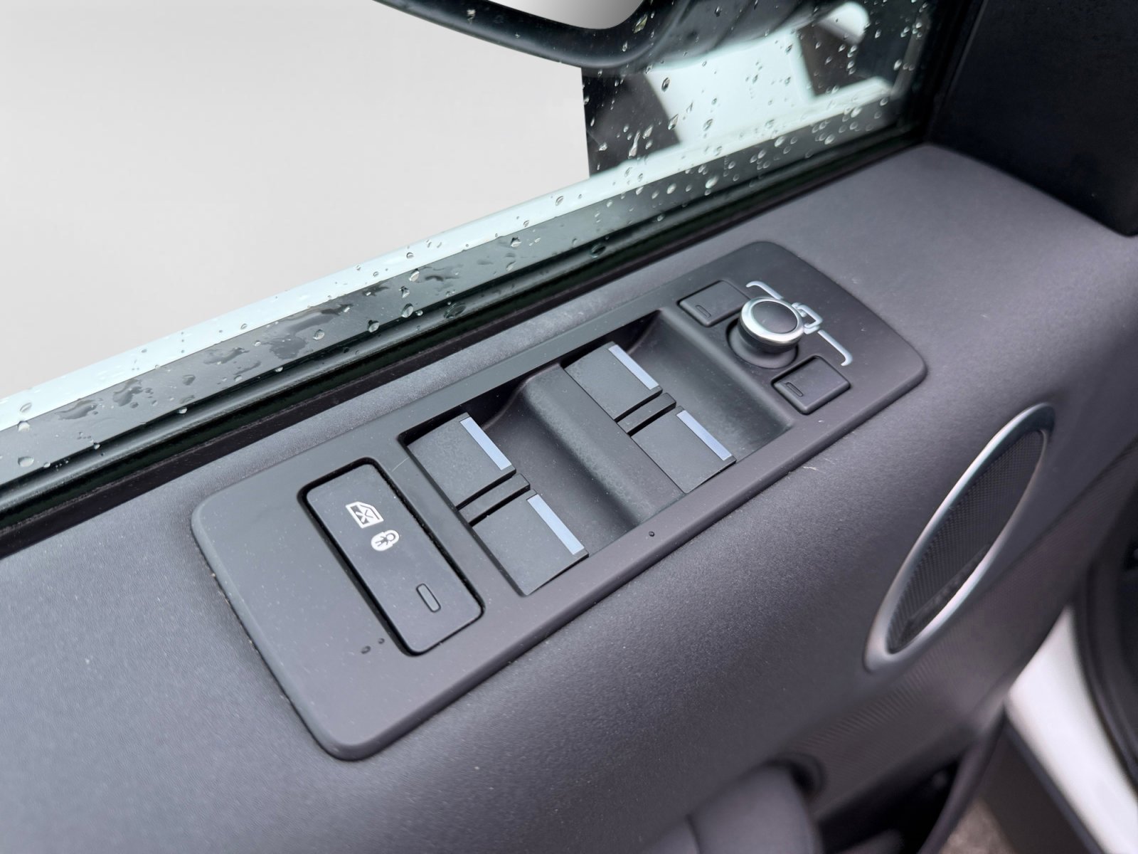 Used 2019 Land Rover Discovery HSE AWD/4WD image 13