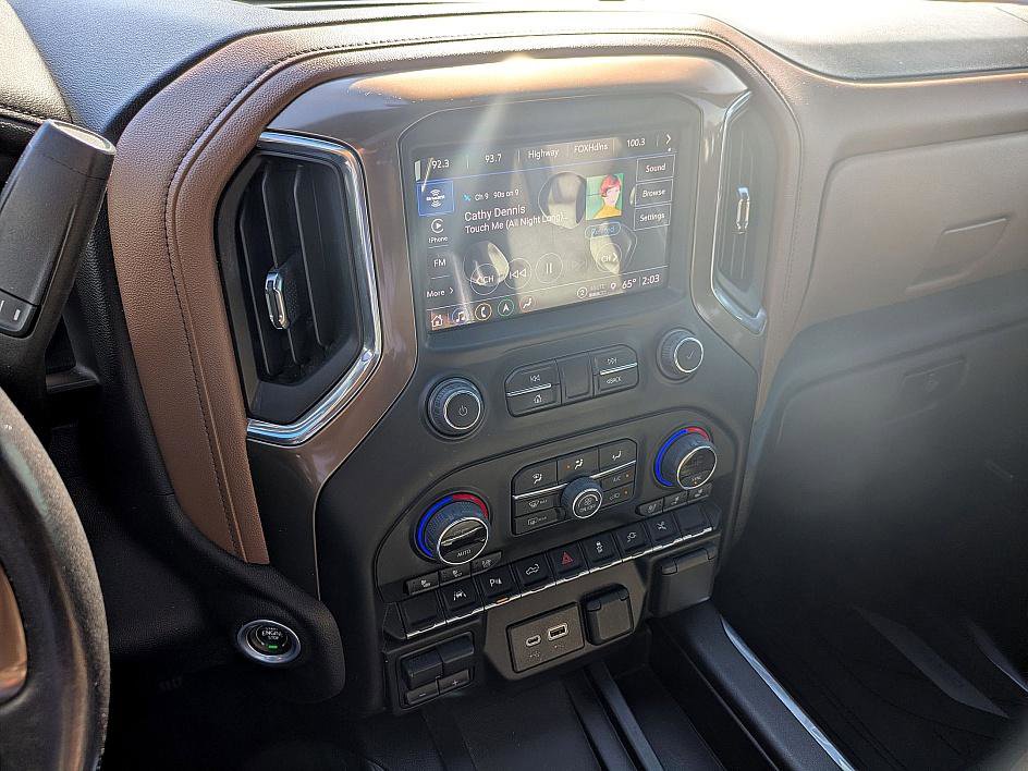 Used 2022 Chevrolet Silverado 1500 High Country w/ Technology Package image 22