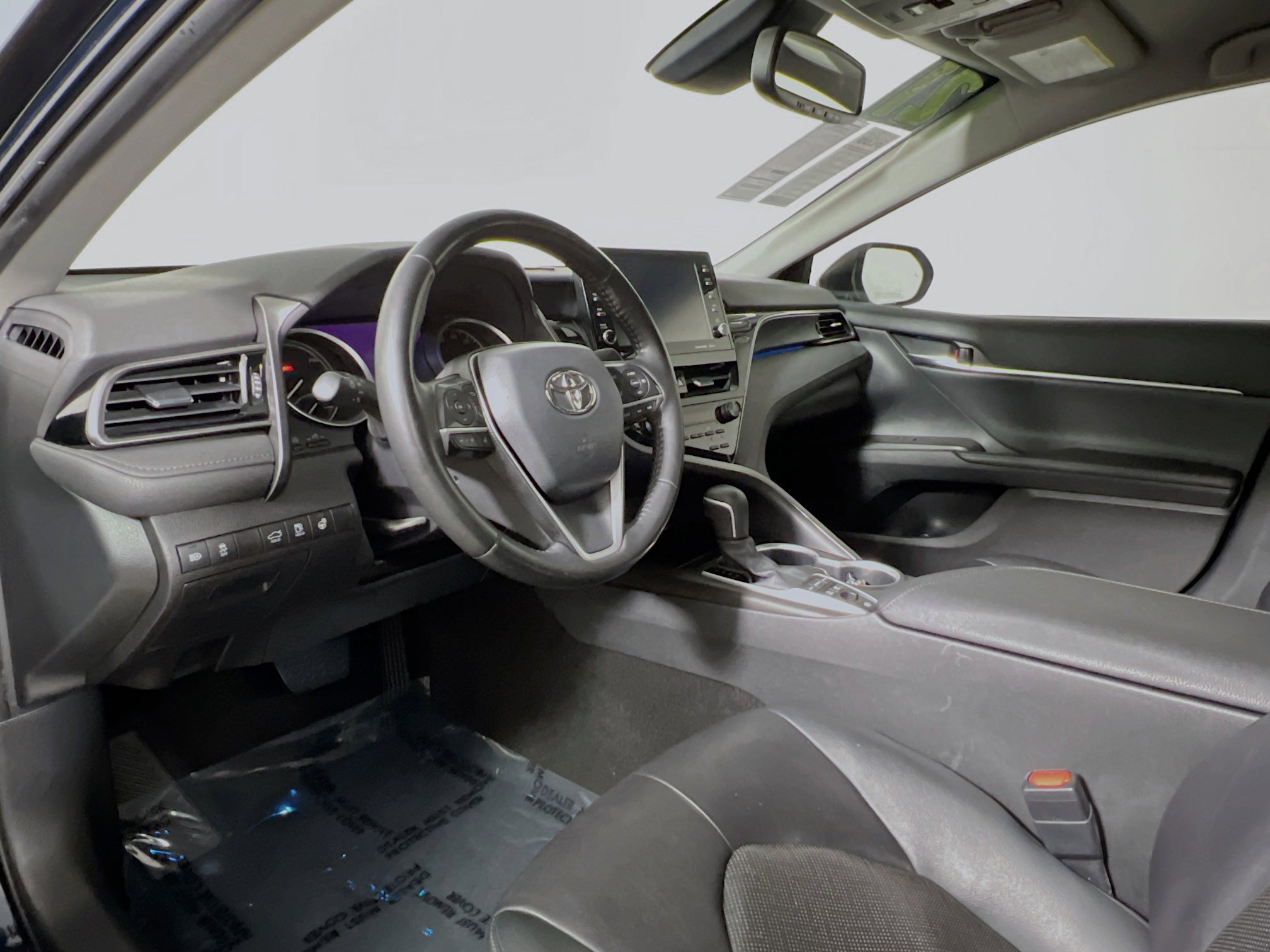 Used 2021 Toyota Camry XLE w/ Cold Weather Package image 30