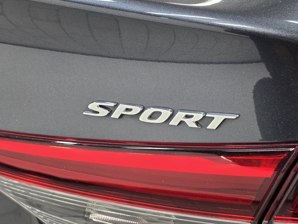 Used 2023 Honda Civic Sport image 17