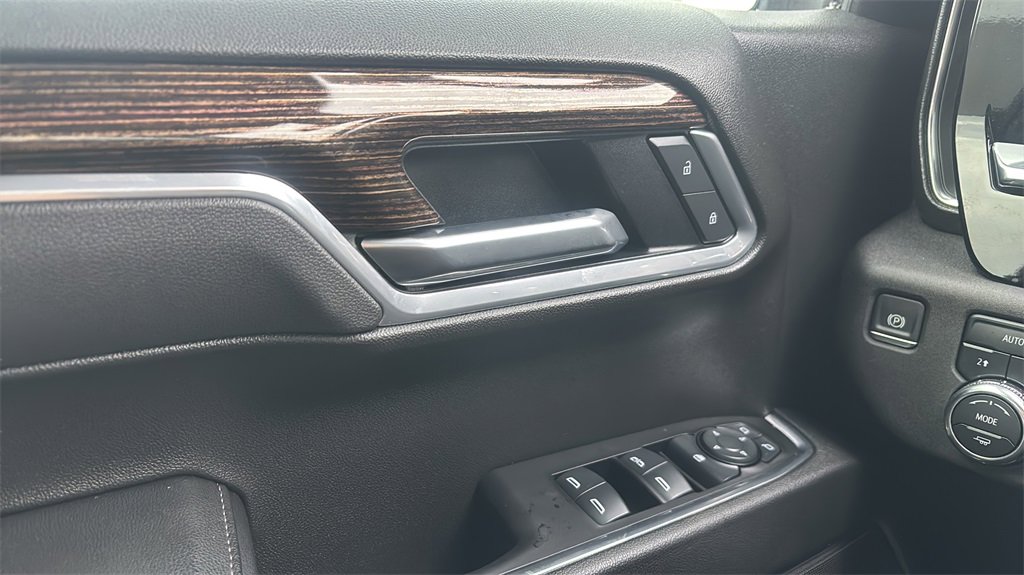 Used 2025 GMC Sierra 1500 Elevation image 15