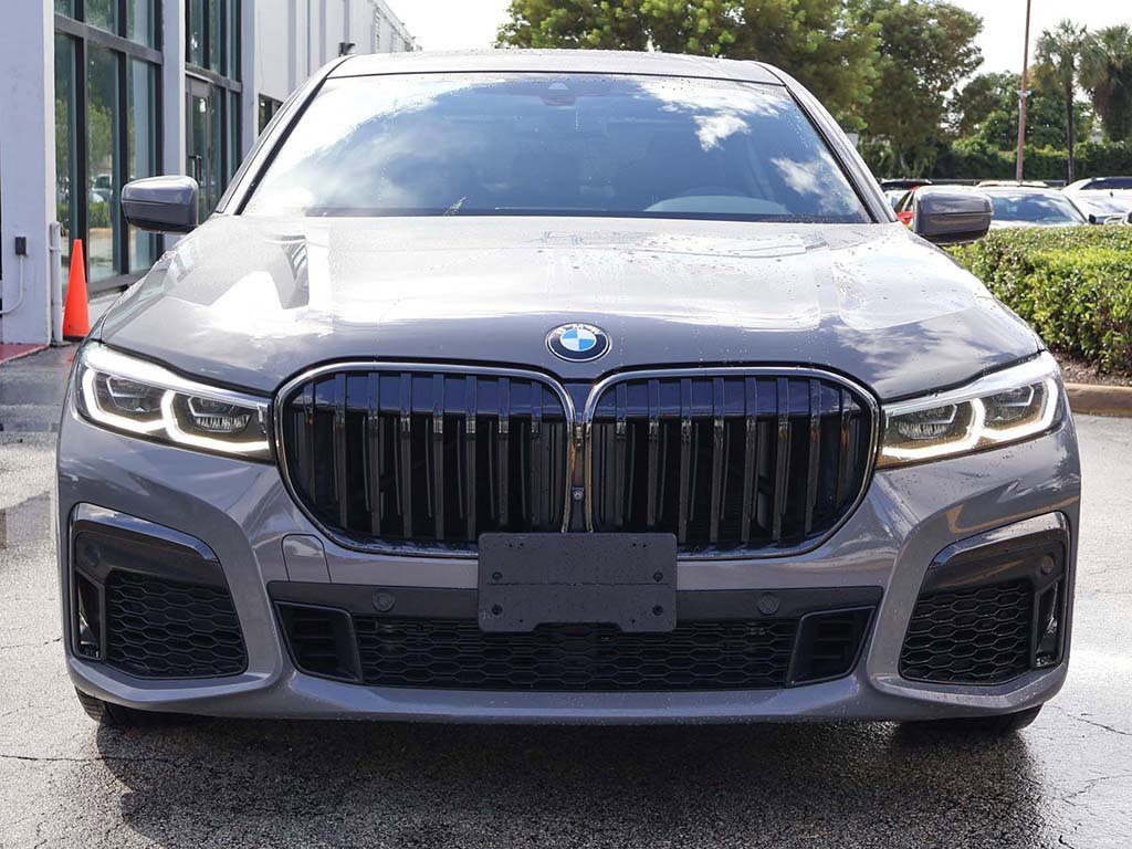 Used 2022 BMW 740i w/ M Sport Package image 12