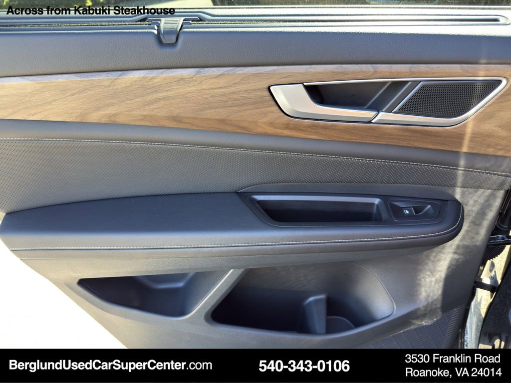 Used 2025 Volkswagen Atlas SE image 34