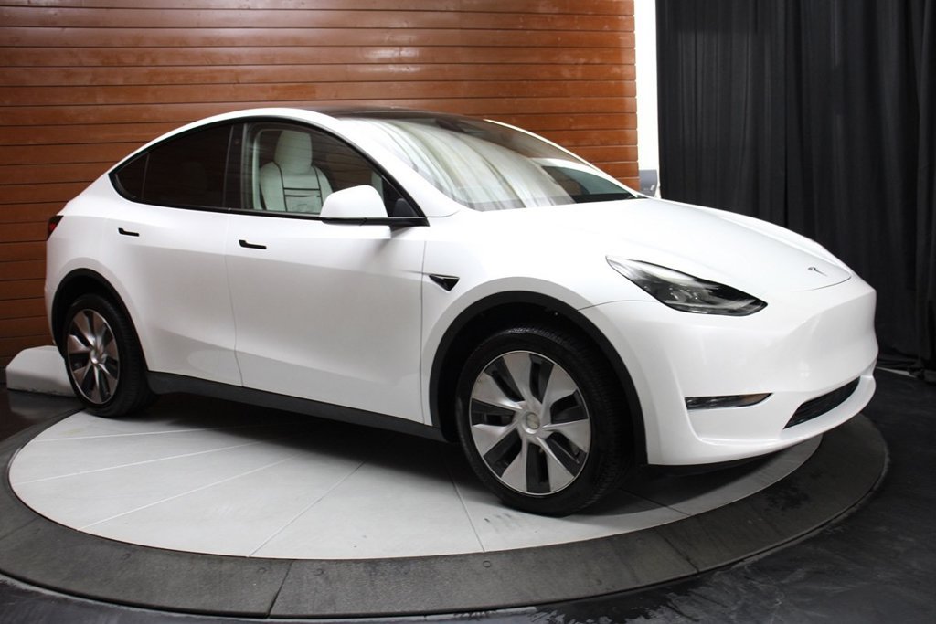 Used 2023 Tesla Model Y Long Range AWD/4WD image 13