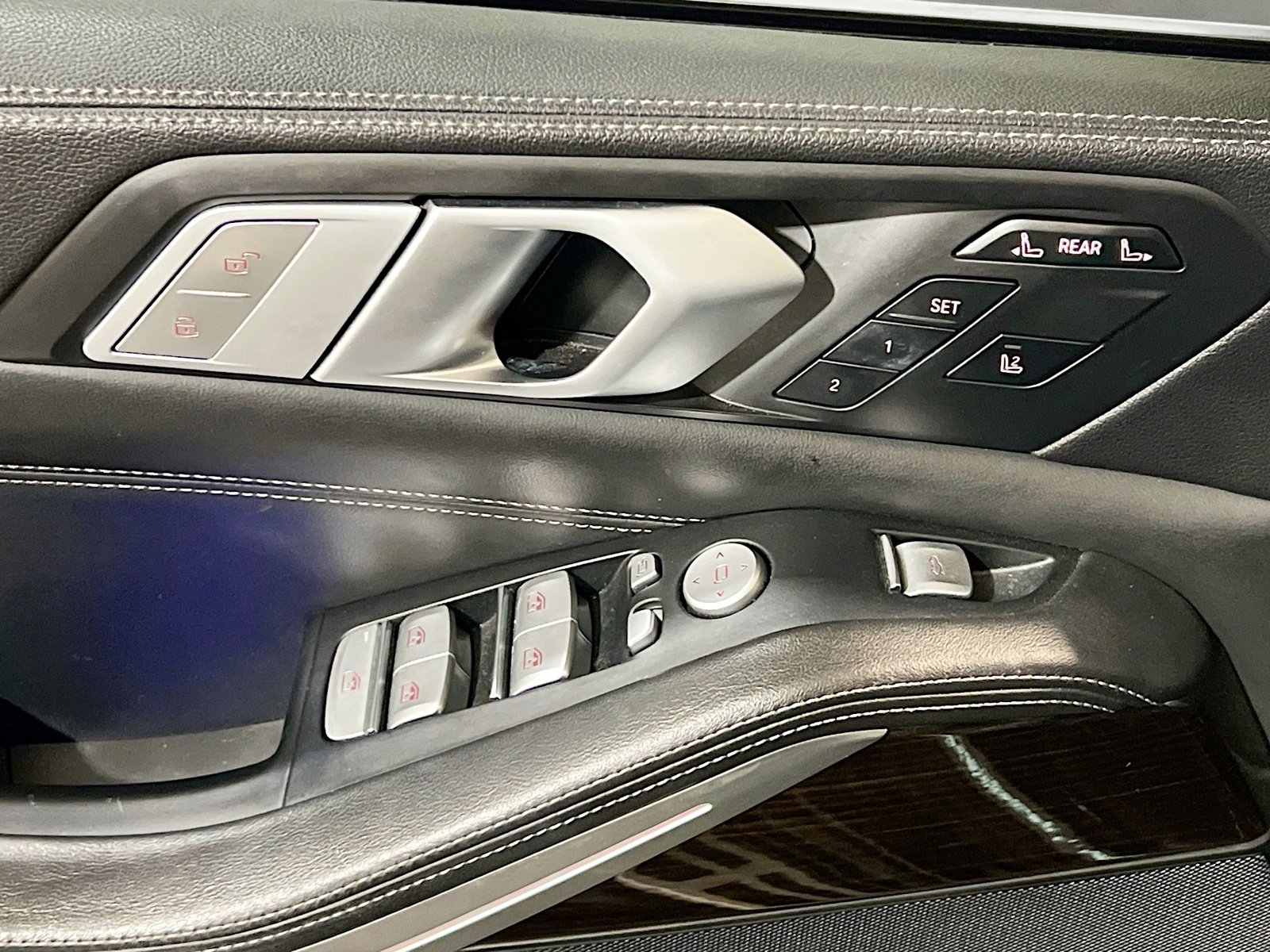 Used 2019 BMW X7 xDrive40i w/ Parking Assistance Package image 14