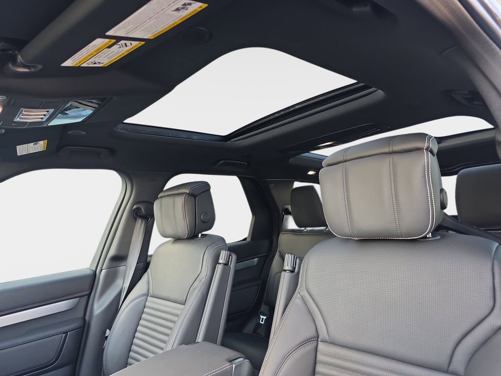 New 2026 Land Rover Discovery Limited Edition AWD/4WD image 30