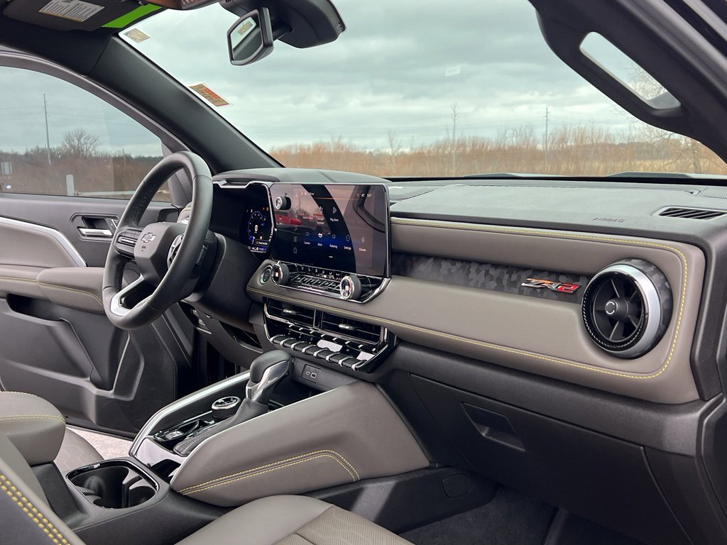 Used 2025 Chevrolet Colorado ZR2 w/ Technology Package image 29