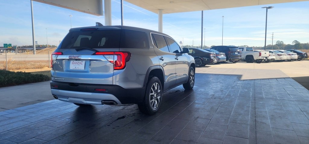 Used 2023 GMC Acadia SLE image 6
