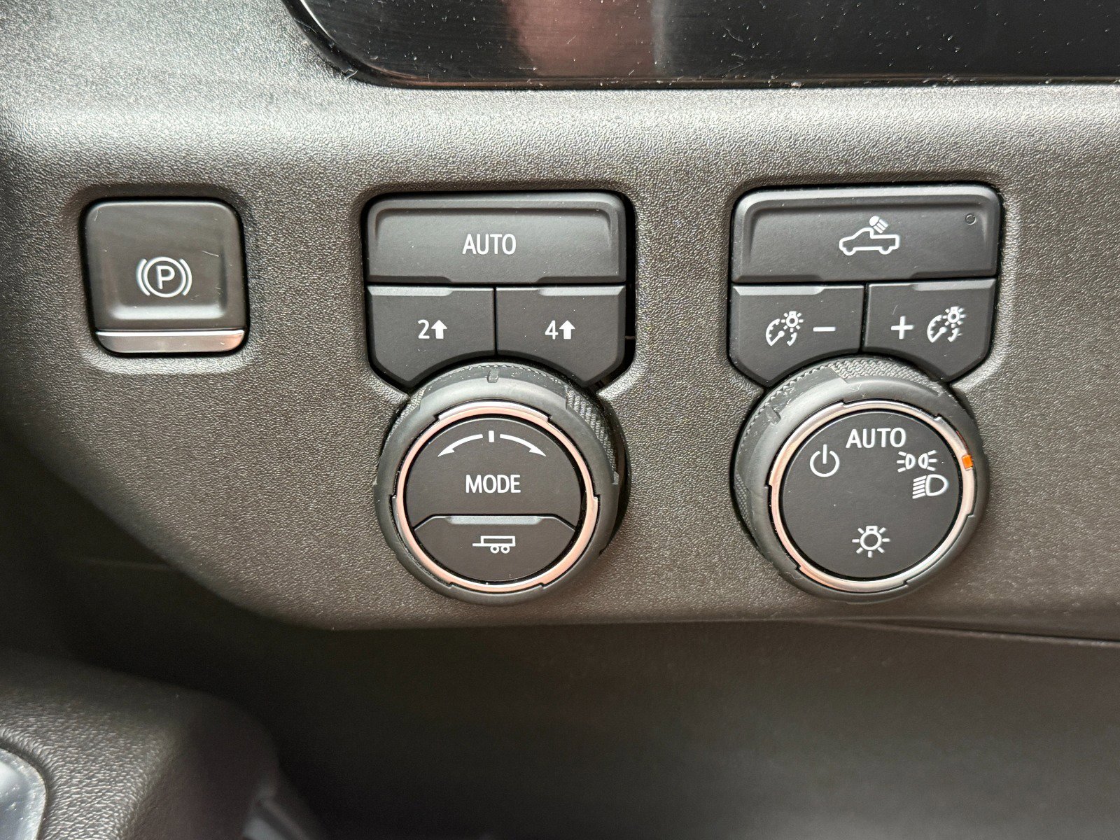 Used 2022 Chevrolet Silverado 1500 LT AWD/4WD image 30
