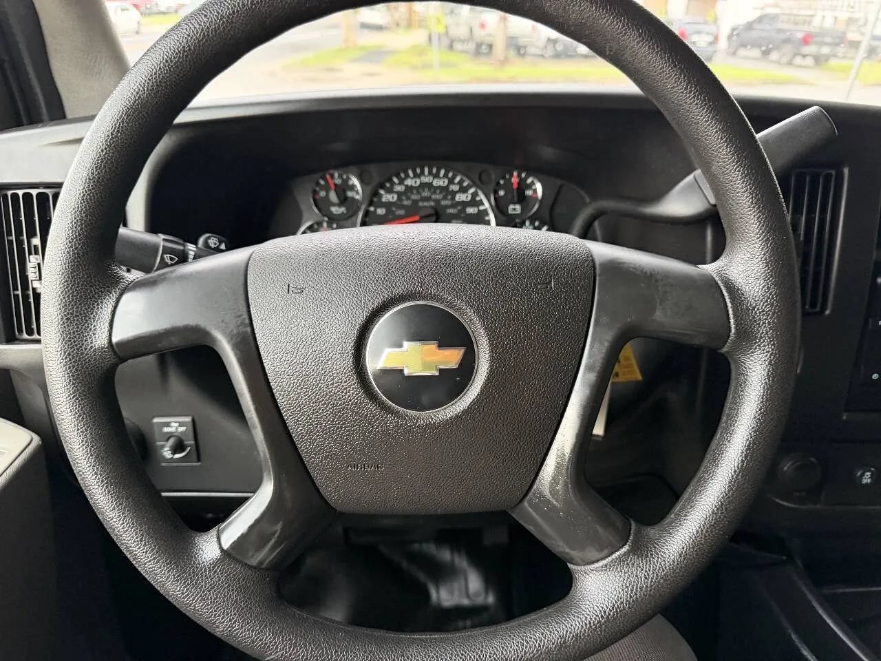 Used 2015 Chevrolet Express 2500 w/ Cold Climate Package RWD image 23