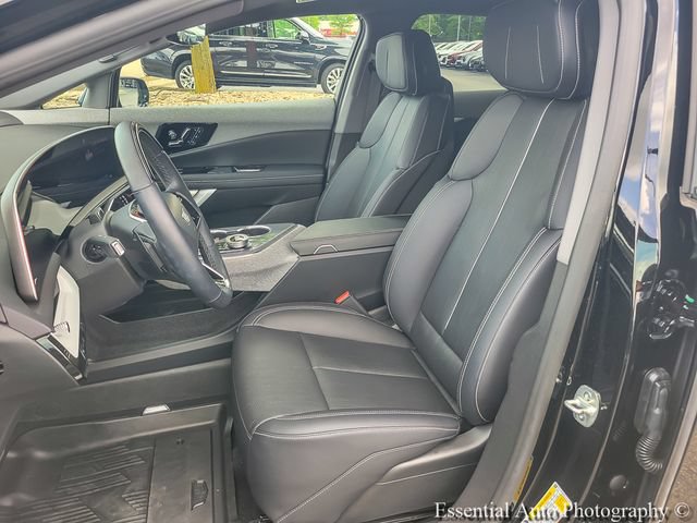 Certified 2025 Cadillac Optiq Luxury 2 w/ LPO, Floor Liner Package AWD/4WD image 14