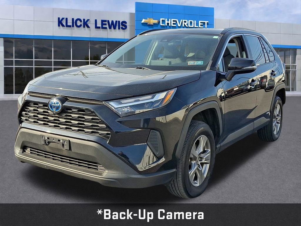 Used 2023 Toyota RAV4 XLE video 3