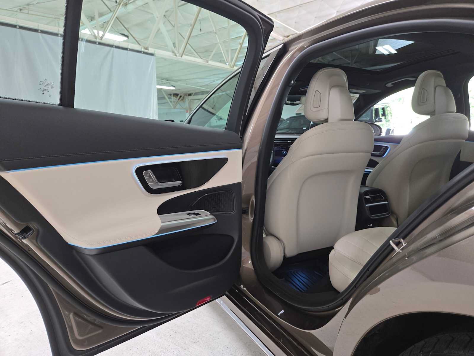 New 2027 Mercedes-Benz E 350 4MATIC Sedan image 15