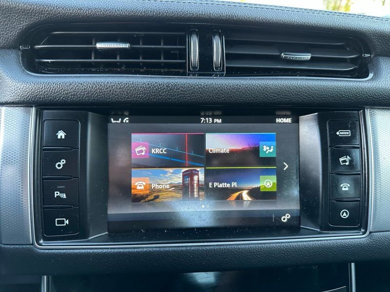 Used 2017 Jaguar XF Prestige AWD/4WD image 19