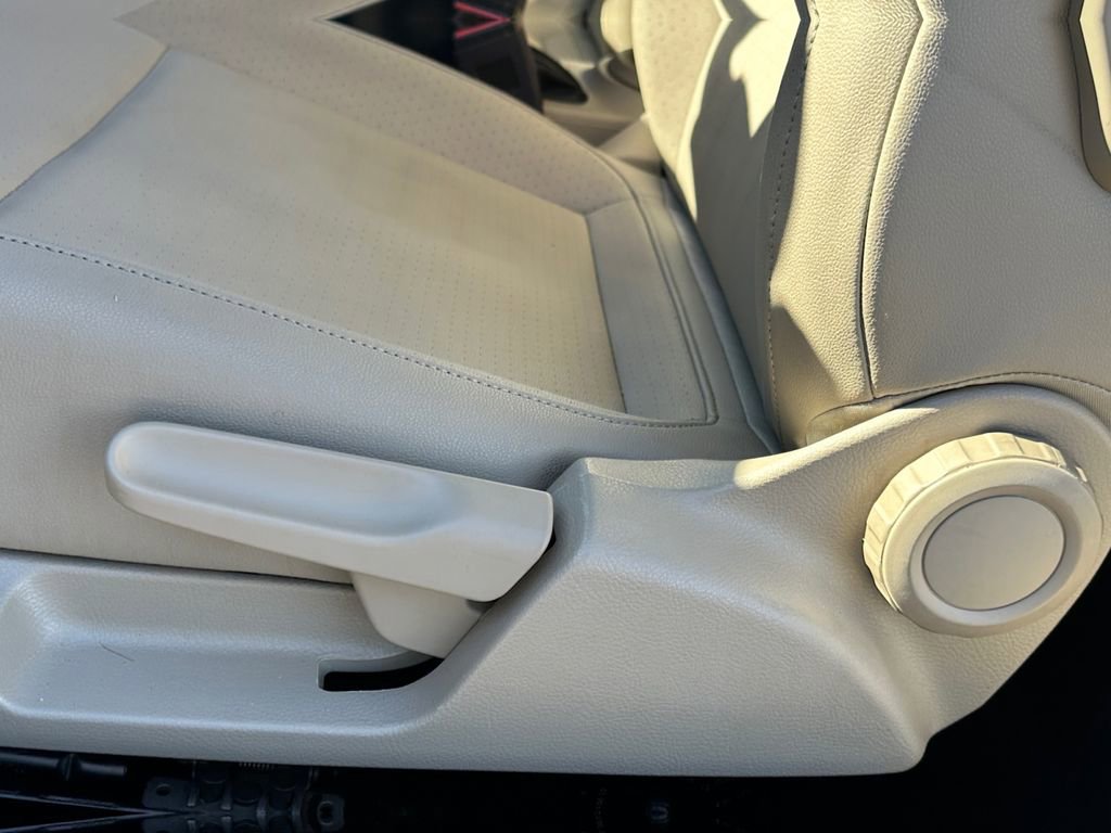 Used 2019 Volkswagen Beetle 2.0T S image 10