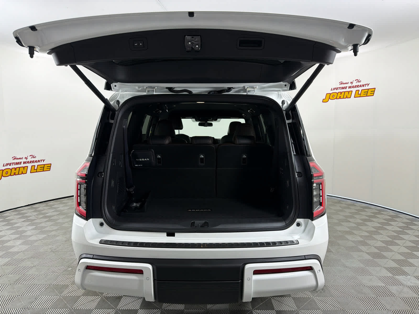 New 2026 Nissan Armada SL w/ Captain's Chari Seat Package AWD/4WD image 5