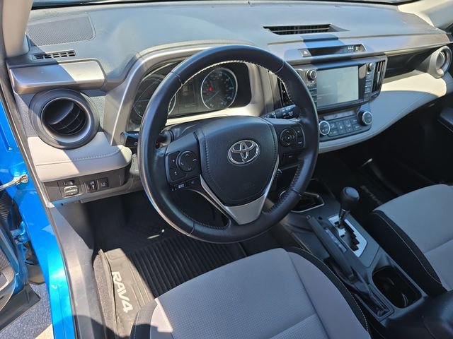 Used 2017 Toyota RAV4 AWD Hybrid image 17