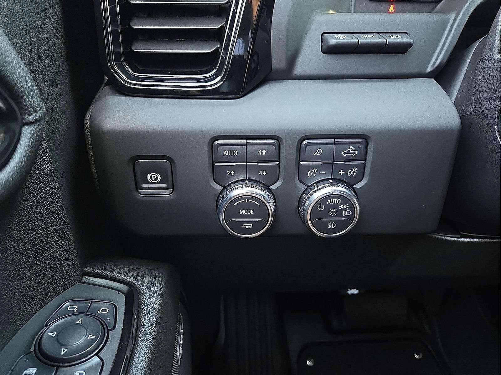 Certified 2024 GMC Sierra 1500 AT4 w/ Technology Package AWD/4WD image 11