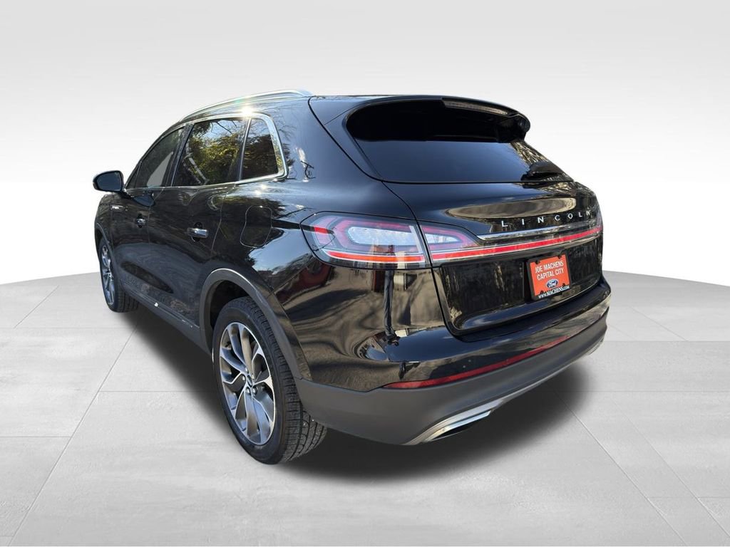 Used 2022 Lincoln Nautilus Reserve w/ Luxury Package image 5