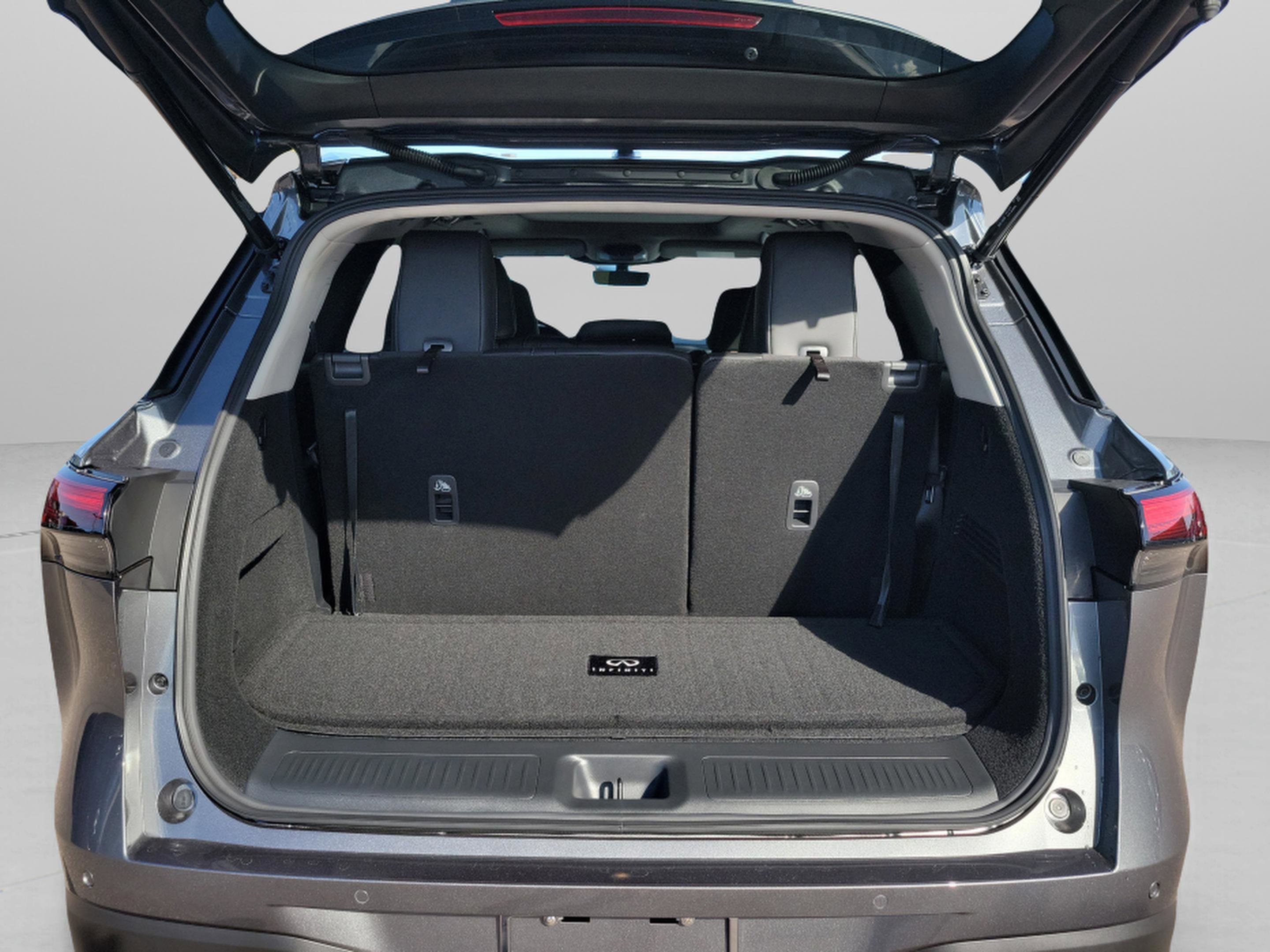 New 2026 INFINITI QX60 Luxe w/ Family Package image 30