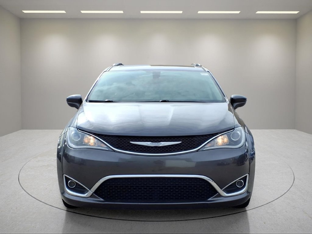 Used 2017 Chrysler Pacifica Touring-L Plus w/ Tire & Wheel Group FWD image 2